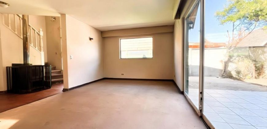 ¡¡OPORTUNIDAD!! SE VENDE ESPACIOSA CASA Ideal remodelar- sector Lomas de Mirasur