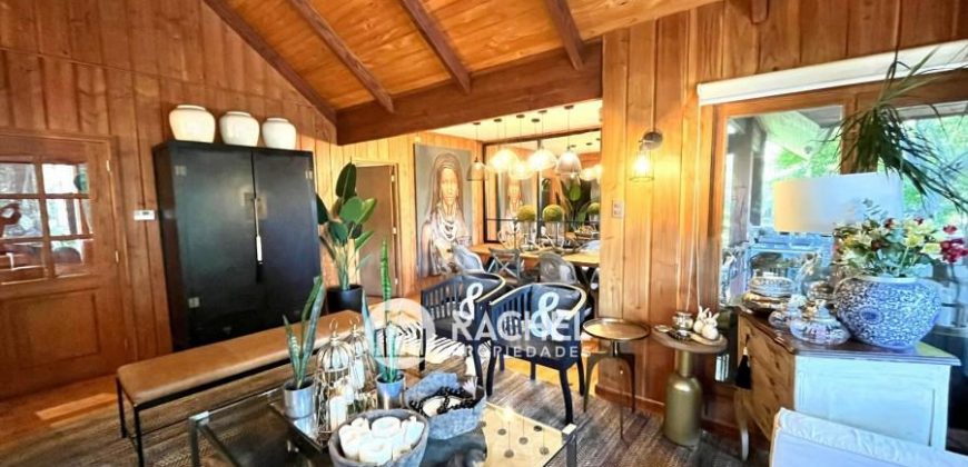 SE VENDE HERMOSA CASA EN PARCELA CON ESPECTACULAR JARDIN, PISCINA Y QUINCHO- Santa Justa de Metrenco