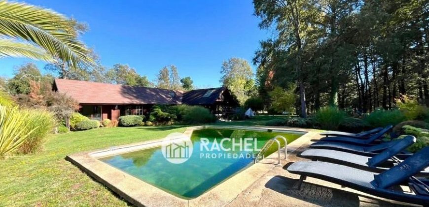 SE VENDE HERMOSA CASA EN PARCELA CON ESPECTACULAR JARDIN, PISCINA Y QUINCHO- Santa Justa de Metrenco