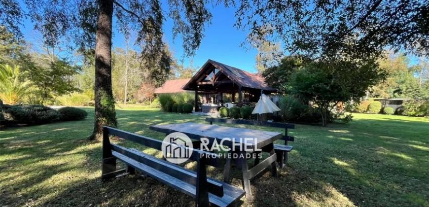 SE VENDE HERMOSA CASA EN PARCELA CON ESPECTACULAR JARDIN, PISCINA Y QUINCHO- Santa Justa de Metrenco