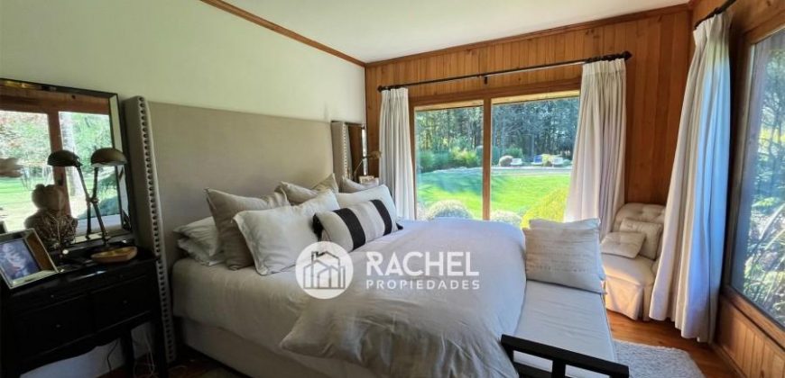 SE VENDE HERMOSA CASA EN PARCELA CON ESPECTACULAR JARDIN, PISCINA Y QUINCHO- Santa Justa de Metrenco