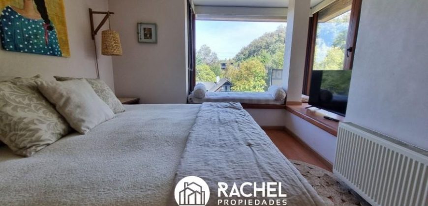EN VENTA HERMOSO DUPLEX DE 3 DORMITORIOS AMOBLADO EN A PASOS DEL CENTRO DE PUCON