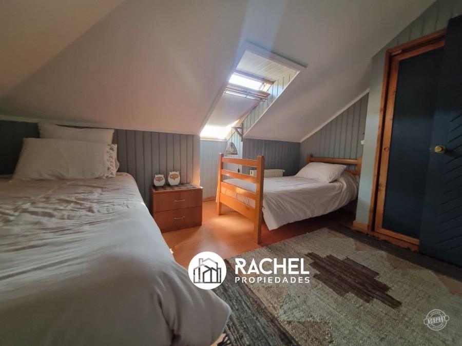 EN VENTA HERMOSO DUPLEX DE 3 DORMITORIOS AMOBLADO EN A PASOS DEL CENTRO DE PUCON