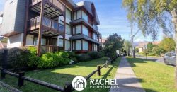 EN VENTA HERMOSO DUPLEX DE 3 DORMITORIOS AMOBLADO EN A PASOS DEL CENTRO DE PUCON