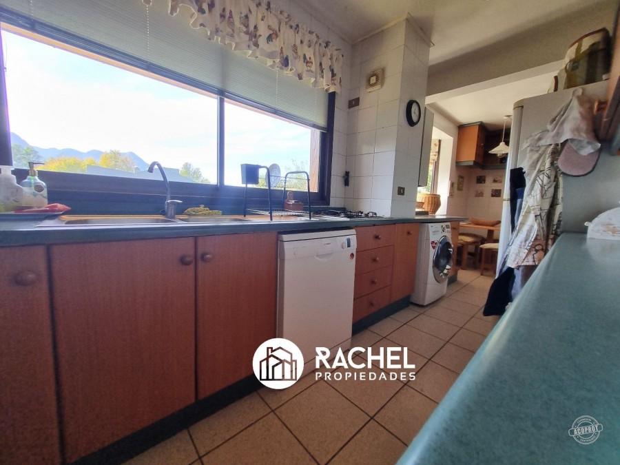 EN VENTA HERMOSO DUPLEX DE 3 DORMITORIOS AMOBLADO EN A PASOS DEL CENTRO DE PUCON