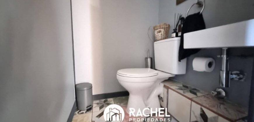 EN VENTA HERMOSO DUPLEX DE 3 DORMITORIOS AMOBLADO EN A PASOS DEL CENTRO DE PUCON