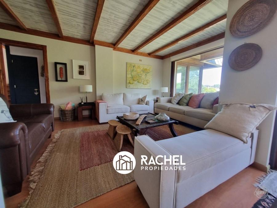 EN VENTA HERMOSO DUPLEX DE 3 DORMITORIOS AMOBLADO EN A PASOS DEL CENTRO DE PUCON