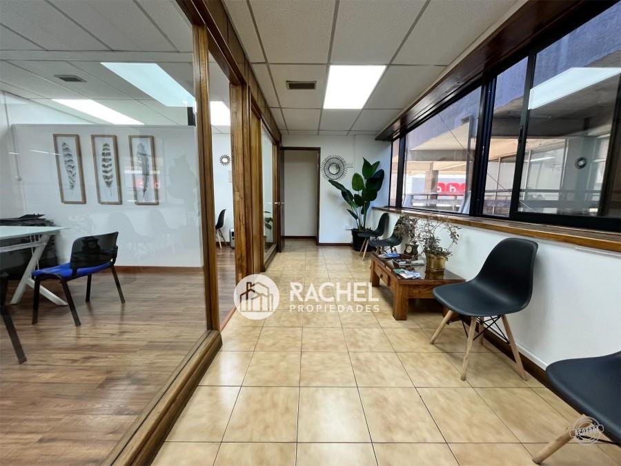 SE ARRIENDA AMPLIA OFICINA A PASOS DE LA PLAZA DE ARMAS- PLENO CENTRO DE TEMUCO