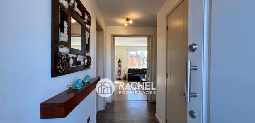 SE VENDE ESPECTACULAR CASA CON ALTA EFICIENCIA ENERGÉTICA- Sector Poniente