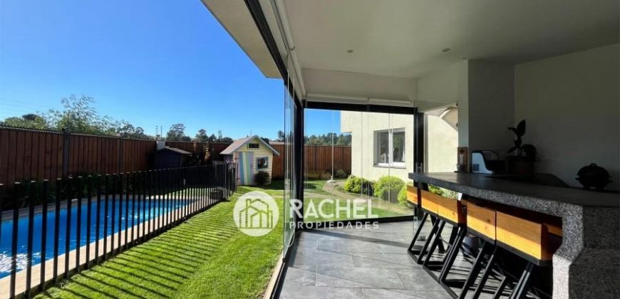 SE VENDE ESPECTACULAR CASA CON ALTA EFICIENCIA ENERGÉTICA- Sector Poniente