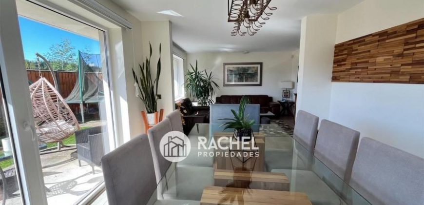 SE VENDE ESPECTACULAR CASA CON ALTA EFICIENCIA ENERGÉTICA- Sector Poniente