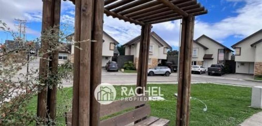 SE VENDE ESPECTACULAR CASA CON ALTA EFICIENCIA ENERGÉTICA- Sector Poniente