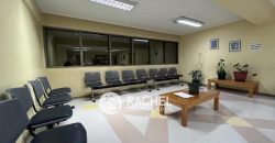 SE VENDE CÓMODO BOX DE ATENCIÓN MÉDICA AMOBLADO- Edificio especialidades MEDISUR