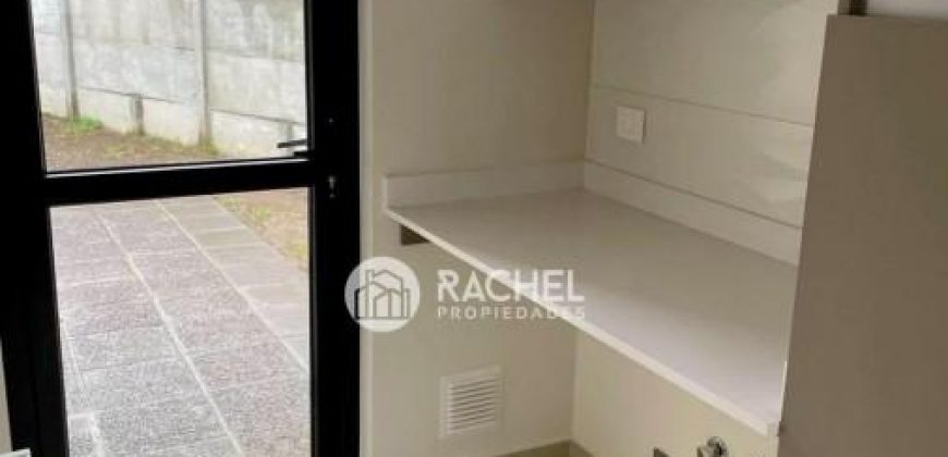 SE ARRIENDA MODERNA Y EXCLUSIVA CASA MEDITERRANEA EN CONDOMINIO BELO HORIZONTE