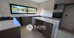 SE ARRIENDA MODERNA Y EXCLUSIVA CASA MEDITERRANEA EN CONDOMINIO BELO HORIZONTE