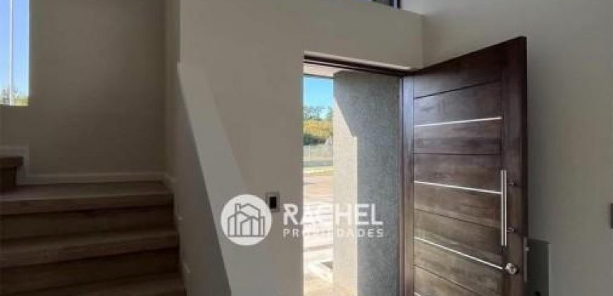 SE ARRIENDA MODERNA Y EXCLUSIVA CASA MEDITERRANEA EN CONDOMINIO BELO HORIZONTE