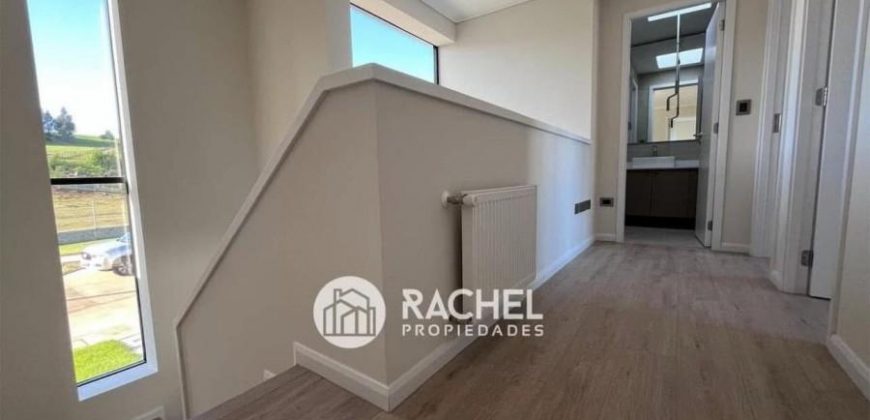 SE ARRIENDA MODERNA Y EXCLUSIVA CASA MEDITERRANEA EN CONDOMINIO BELO HORIZONTE