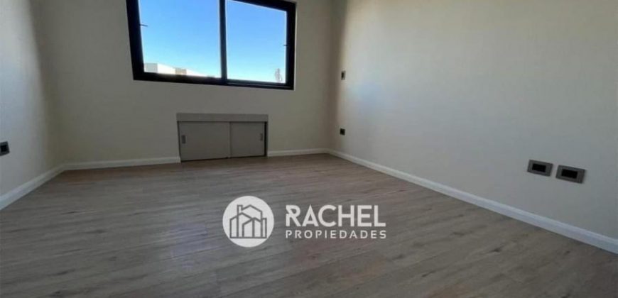 SE ARRIENDA MODERNA Y EXCLUSIVA CASA MEDITERRANEA EN CONDOMINIO BELO HORIZONTE