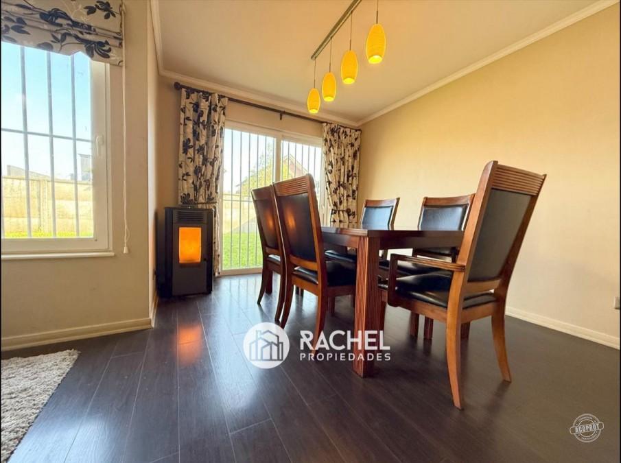 SE VENDE LINDA CASA CON GRAN JARDIN EN CONDOMINIO CERRADO – Sector Barrio Inglés