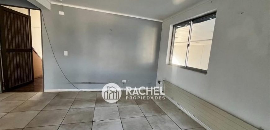 SE ARRIENDA CASA CON DESTINO COMERCIAL Y GRAN TERRENO- Calle Aragón , Sector Torremolinos