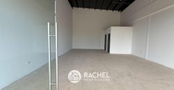 SE ARRIENDAN LOCALES COMERCIALES STRIPCENTER EN MEJOR ESQUINA DEL PORTAL DE LA FRONTERA