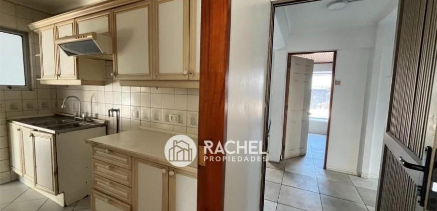 SE ARRIENDA CASA CON DESTINO COMERCIAL Y GRAN TERRENO- Calle Aragón , Sector Torremolinos