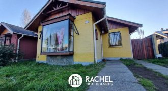 EN VENTA CASA EN PASAJE DE TRES DORMITORIOS