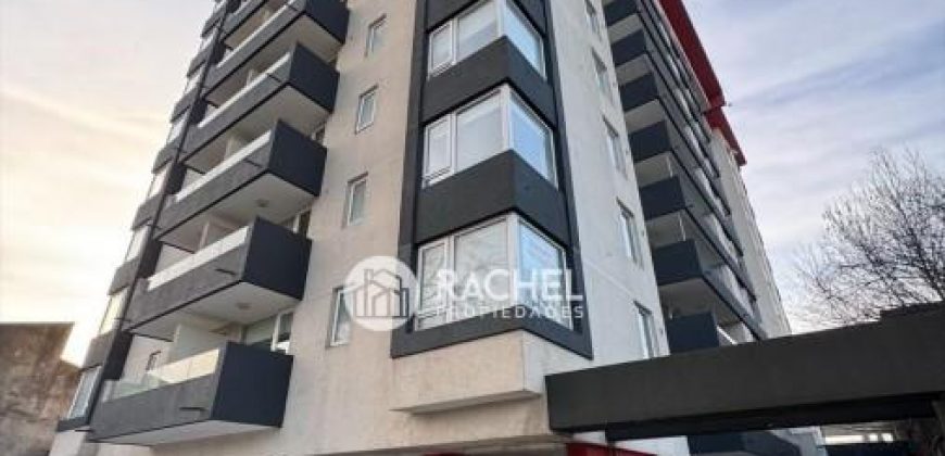 EN VENTA LUMINOSO DEPARTAMENTO EDIFICIO SAN MARTIN