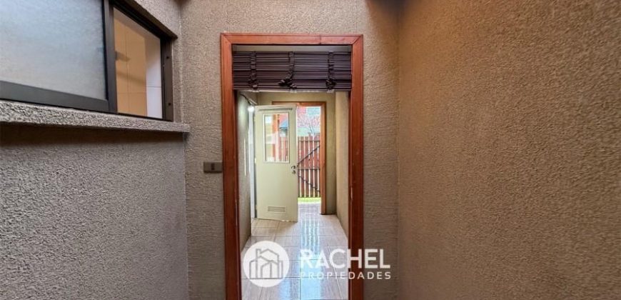 SE ARRIENDA LINDA Y BIEN MANTENIDA CASA -Condominio Altos del Maipo