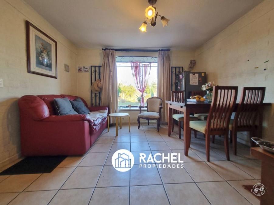 EN VENTA CASA EN PASAJE DE TRES DORMITORIOS