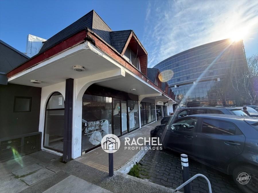 SE ARRIENDA LOCAL COMERCIAL REMODELADO EN CENTRO COMERCIAL CON ALTO FLUJO – Torremolinos con Avda Alemania