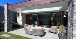 SE VENDE HERMOSA CASA CON QUINCHO Y PISCINA sector Portal de la Frontera