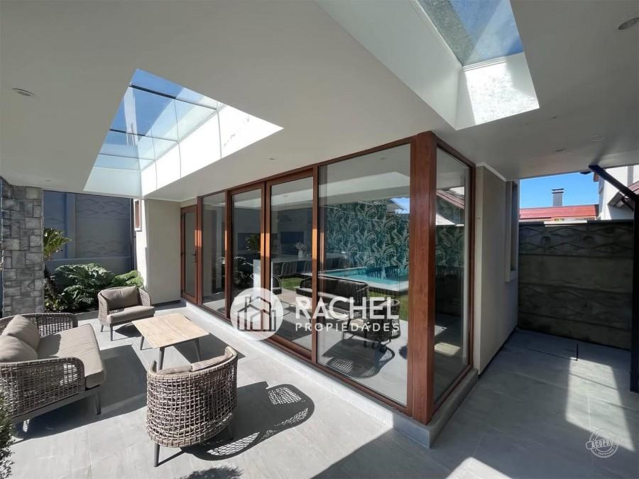 SE VENDE HERMOSA CASA CON QUINCHO Y PISCINA sector Portal de la Frontera