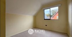 SE ARRIENDA LINDA Y BIEN MANTENIDA CASA -Condominio Altos del Maipo