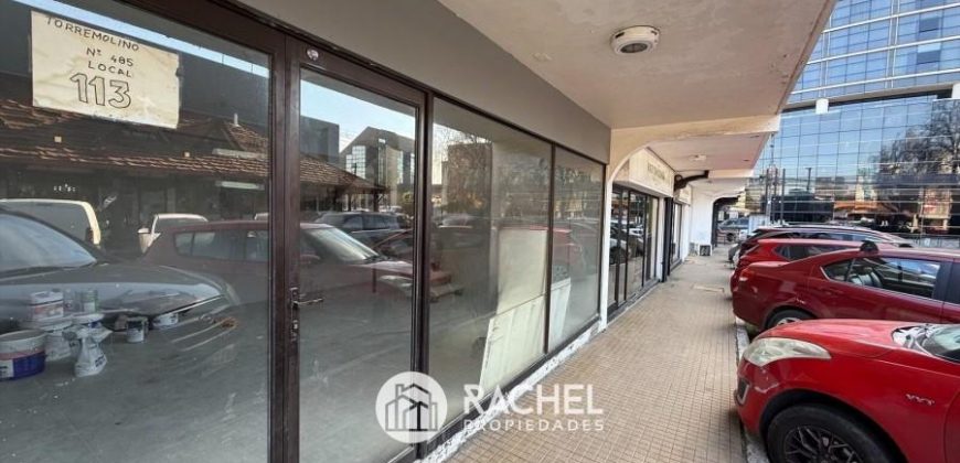 SE ARRIENDA LOCAL COMERCIAL REMODELADO EN CENTRO COMERCIAL CON ALTO FLUJO – Torremolinos con Avda Alemania