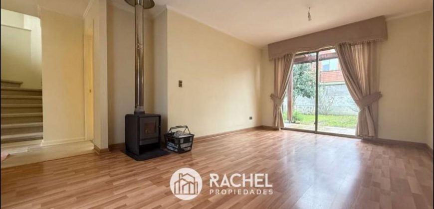 SE ARRIENDA LINDA Y BIEN MANTENIDA CASA -Condominio Altos del Maipo