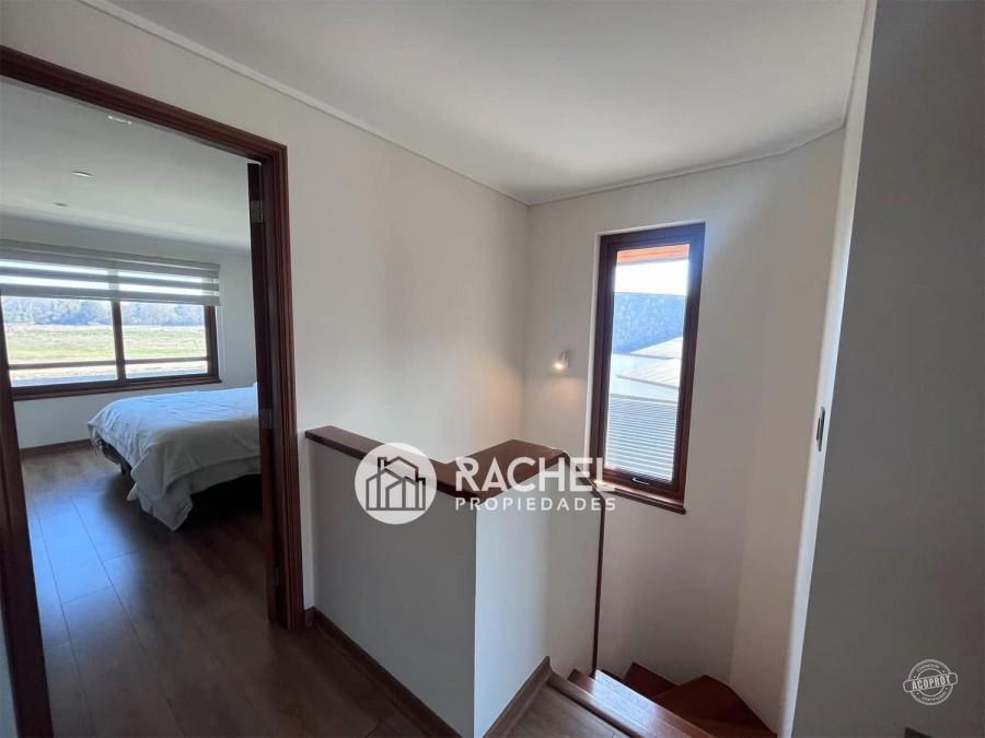 SE VENDE HERMOSA CASA CON QUINCHO Y PISCINA sector Portal de la Frontera