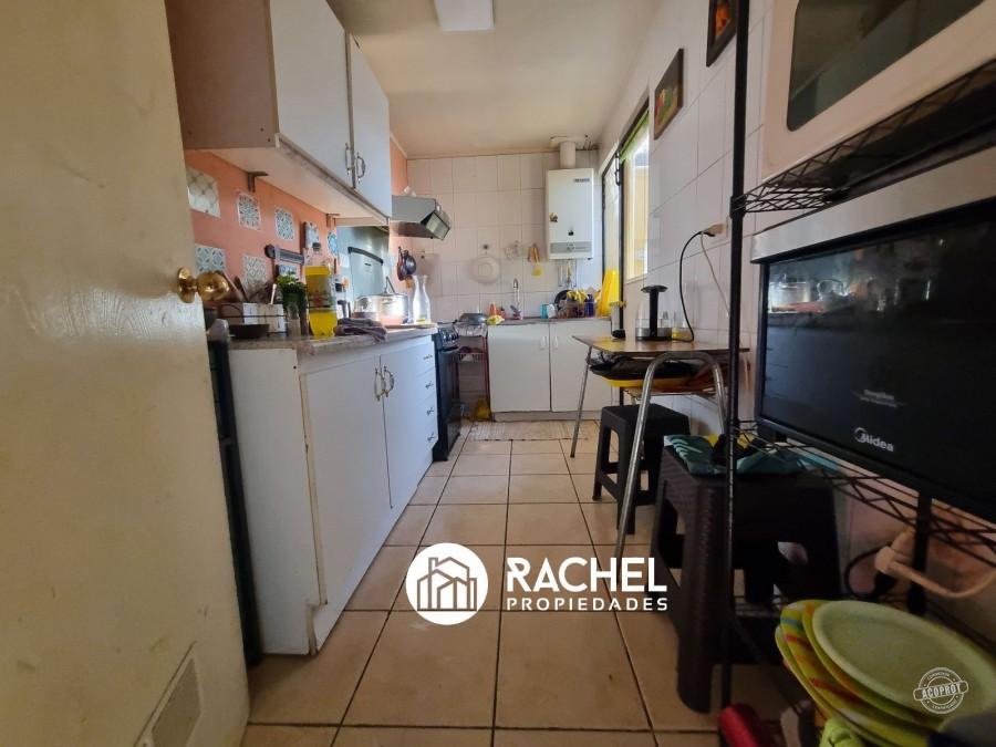 EN VENTA CASA EN PASAJE DE TRES DORMITORIOS
