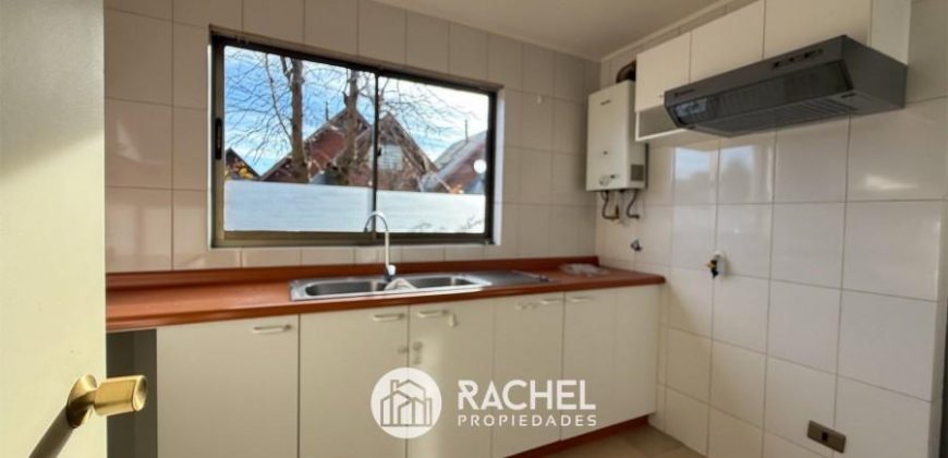 SE ARRIENDA LINDA Y BIEN MANTENIDA CASA -Condominio Altos del Maipo