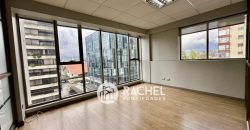 VENTA DE AMPLIA OFICINA 3 AMBIENTES SECTOR AVDA ALEMANIA