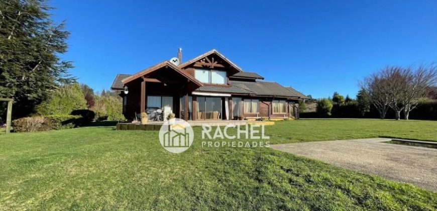 Venta Hermosa casa en Condominio con vistas al Lago y Volcán Villarrica