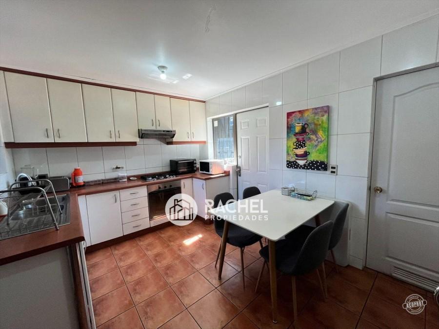 EN VENTA GRAN CASA 4 DORMITORIOS MÁS SERVICIO SECTOR PONIENTE