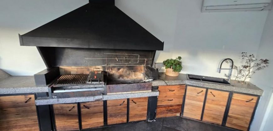 VENDEMOS MARAVILLOSA CASA CON PISCINA Y QUINCHO PUERTAS DEL SOL TEMUCO