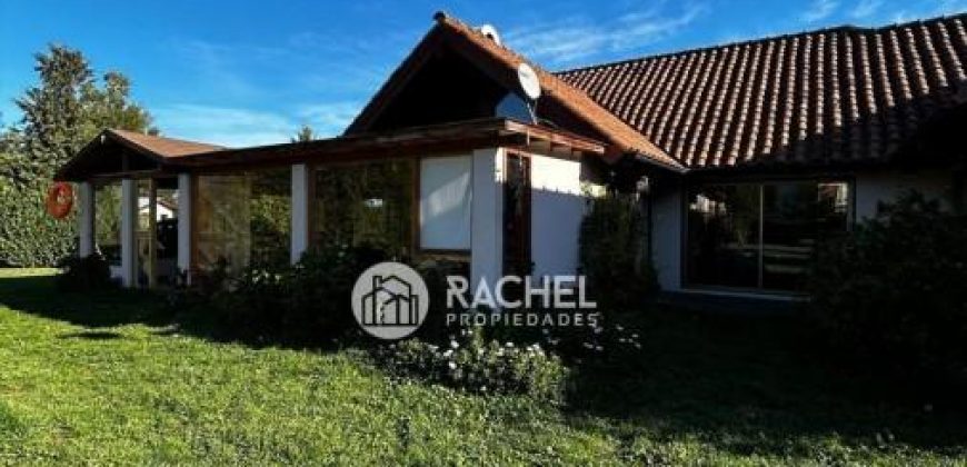 EN VENTA HERMOSA Y AMPLIA CASA EN PARCELA SECTOR CAMINO BOTROLHUE