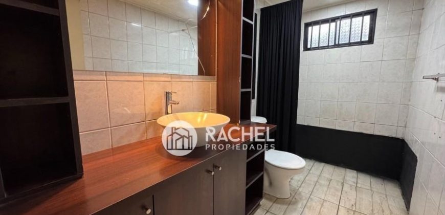 EN ARRIENDO CASA CON EXCELENTE UBICACIÓN