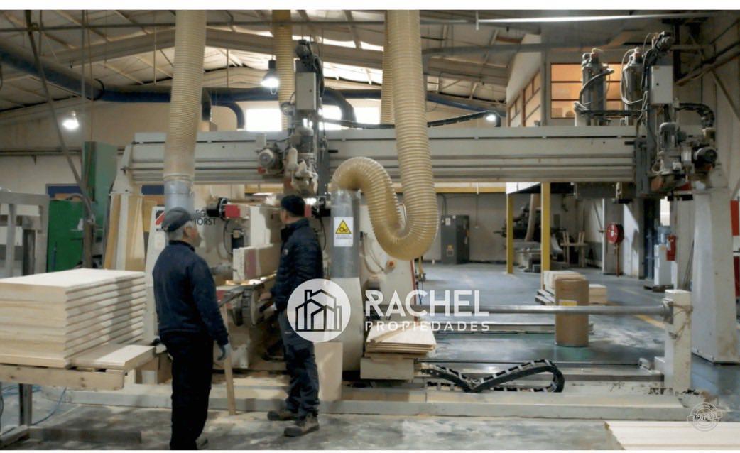 VENTA DE PLANTA INDUSTRIAL DE MUEBLES Y PUERTAS FUNCIONANDO