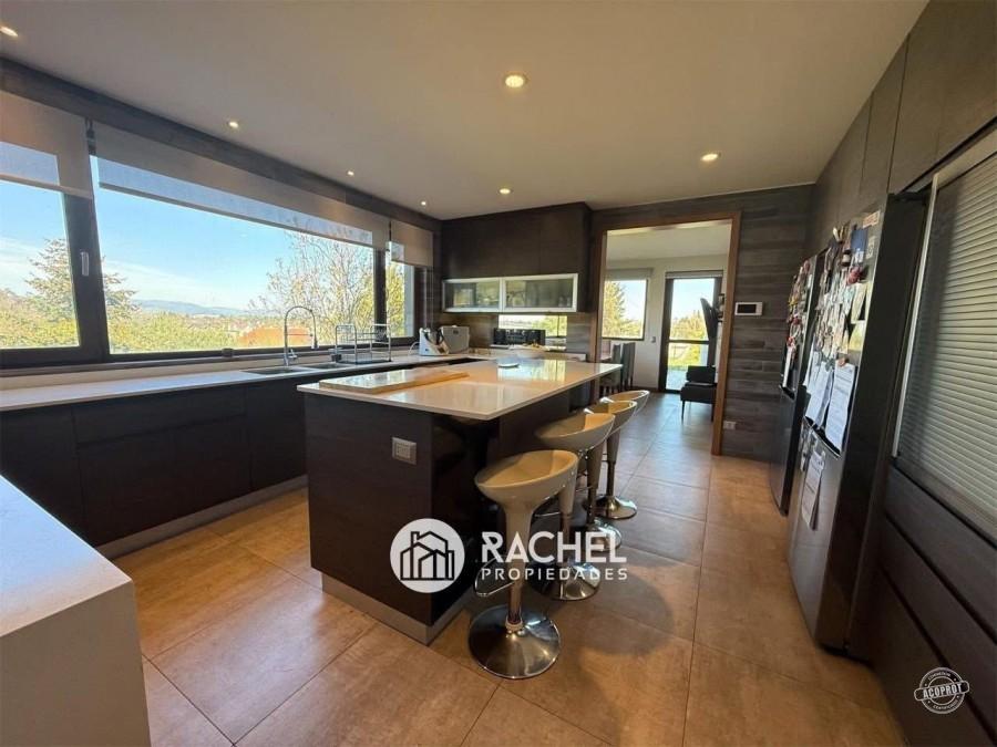 SE VENDE MARAVILLOSA CASA MEDITERRANEA CON GRAN TERRENO EN CONDOMINIO- Lomas del Carmen