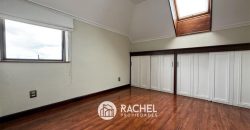SE VENDE HERMOSO E IMPECABLE DEPTO 4D- Edificio Loncotraro- Holandesa