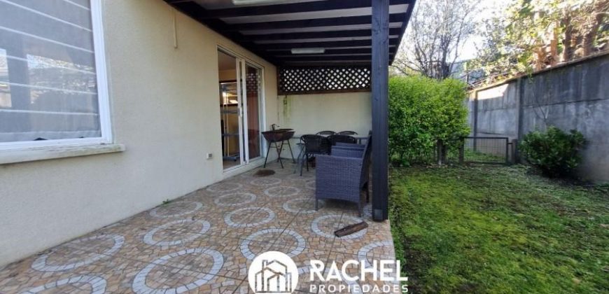 EN VENTA CASA AMOBLADA 3 DORMITORIOS EN CONDOMINIO A MINUTOS DEL CENTRO DE PUCON