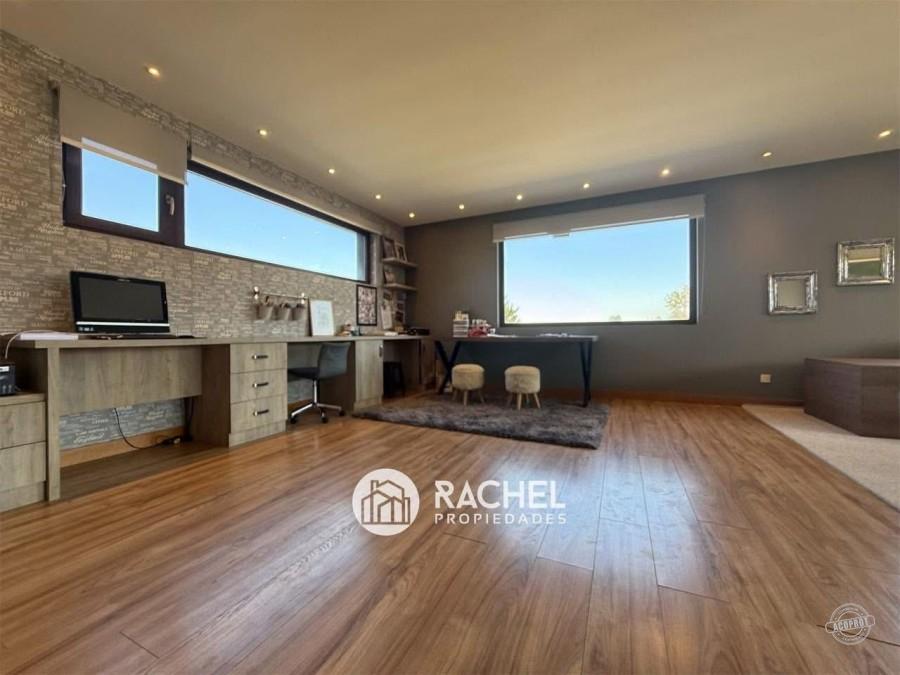 SE VENDE MARAVILLOSA CASA MEDITERRANEA CON GRAN TERRENO EN CONDOMINIO- Lomas del Carmen